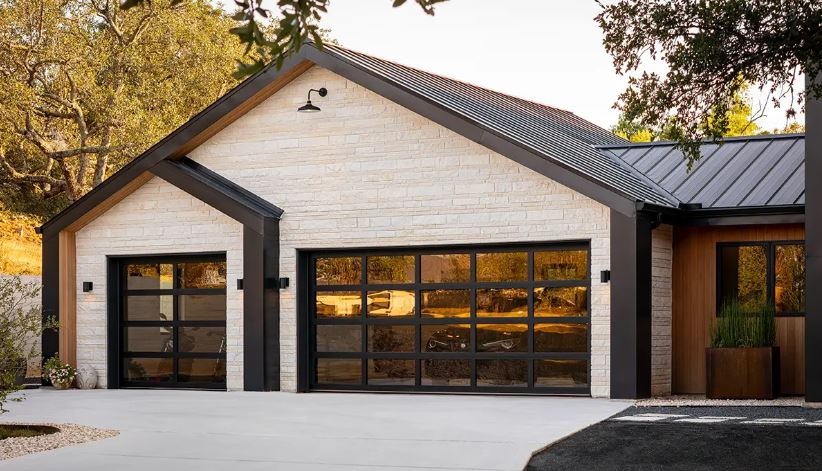 Avante® Garage Doors by Clopay